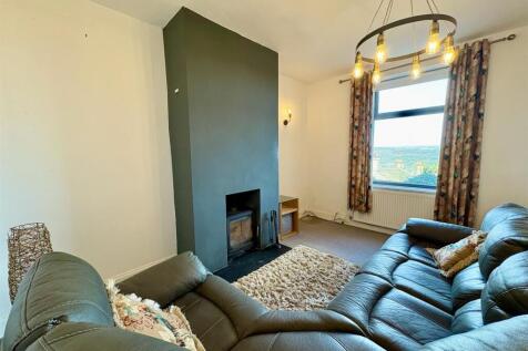 Banks End Road, Elland 2