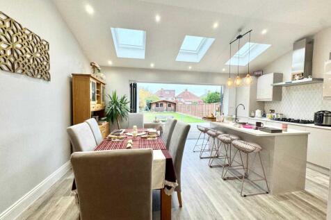 Caversham Avenue SM3 9AQ
