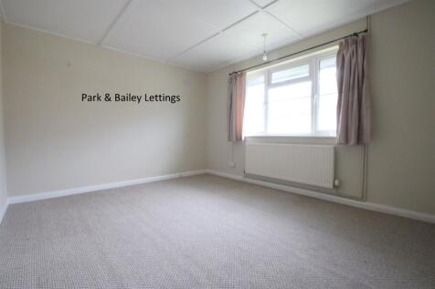 2 bedroom First Floor Maisonette in South Croydon photo 4