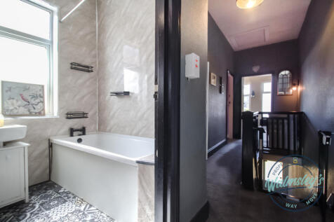 Bathroom &amp; landing