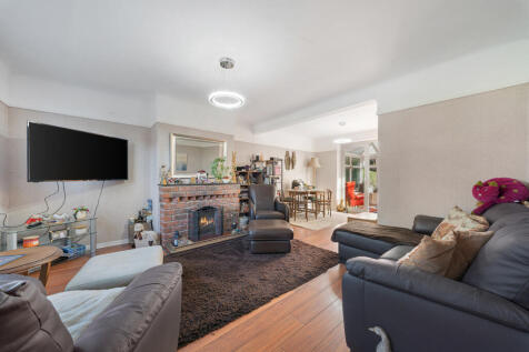 30 HOLLY GROVE-26.jpg