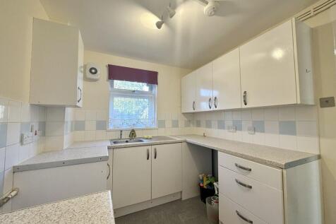 Downey Close, Wallisdown, Bournemouth photo 4