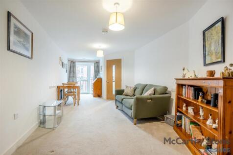 8677839-interior14.jpg