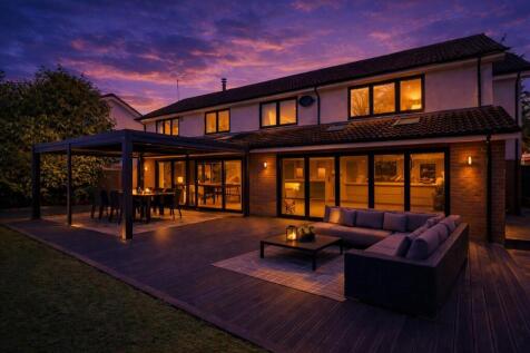 24 Warren Drive Twilight Garden.jpg