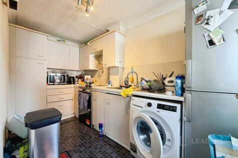 Court Road, Lewes, East Sussex, BN7 photo 3
