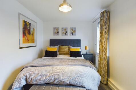 Holywell Drive, Warrington, WA1 photo 4