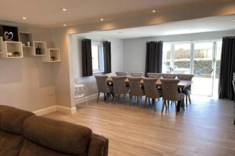 Dining table / Bi fo