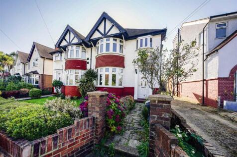 Hounslow, TW3 - property photo