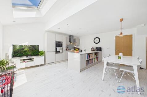 Kitchen/Dining Area
