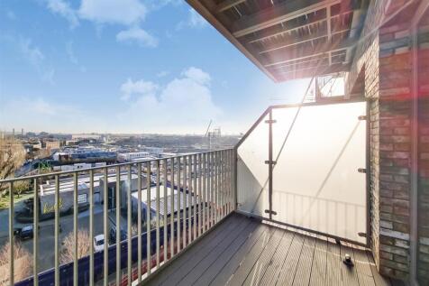 3_Balcony-1.jpg
