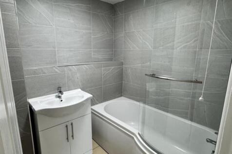 Bathroom.JPG