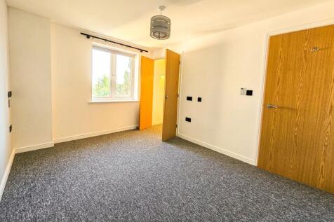 Branagh Court, Reading, RG30 photo 3