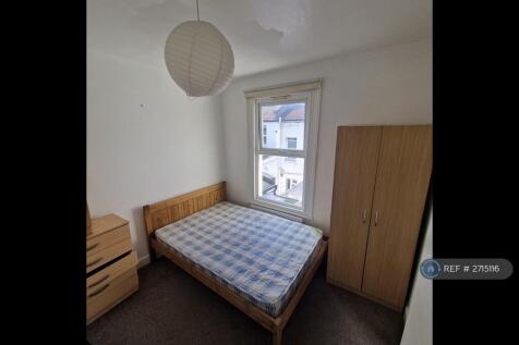 1st Floor Smaller Double Bedrooomat Back