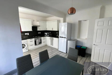 Wimborne Road, Winton, Dorset photo 4