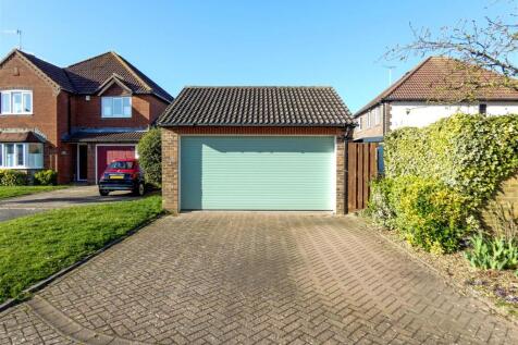 Double Garage &amp; Driveway