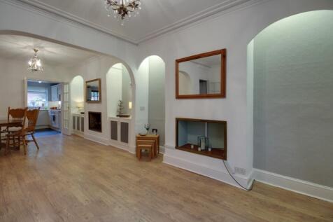 Lounge Dining Area