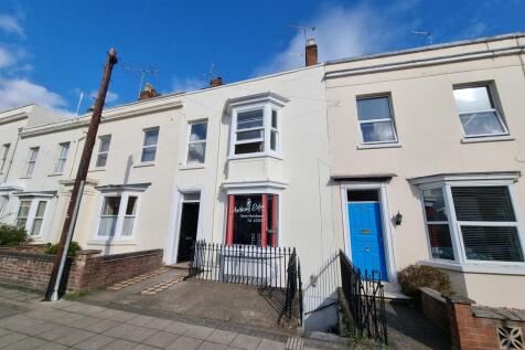 2-bed flat on 97 Clarendon Street, Leamington Spa, CV32 4PF, £1,900/mo