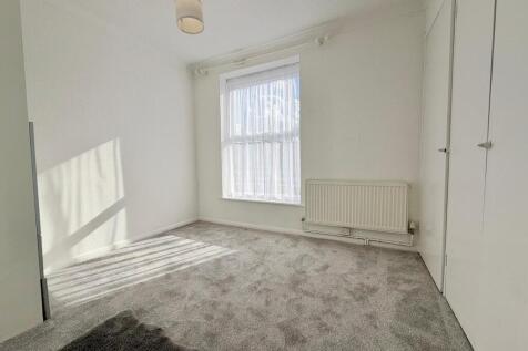 Willmore End, London, SW19 photo 3