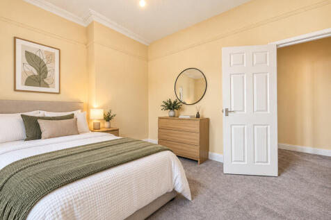 Flat 4 - Bedroom ...