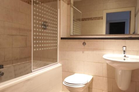 Barton - Bathroom