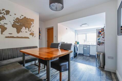 Pencoedtre Road -6.jpg