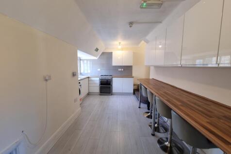 6-bed flat on 163A Tachbrook Road, Leamington Spa, CV31 3BE, £3,500/mo