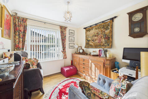 CAM03852G0-PR0386-STILL003