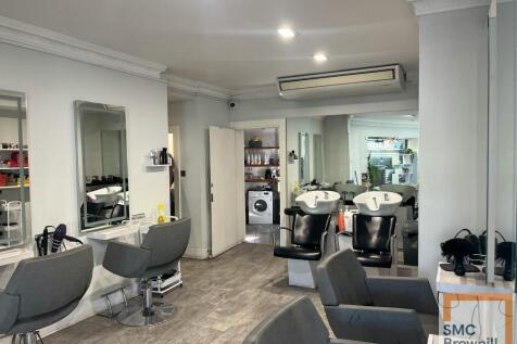 Retail Property (high street) to rent Image 5