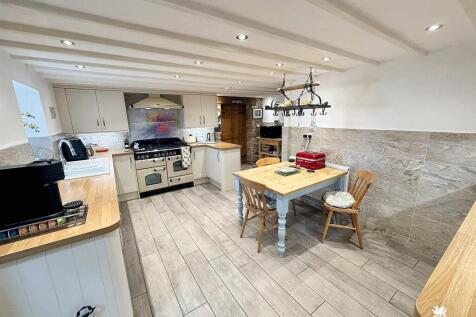 WhatsApp Image 2025-09-29 at 11.28.10 (8).jpg