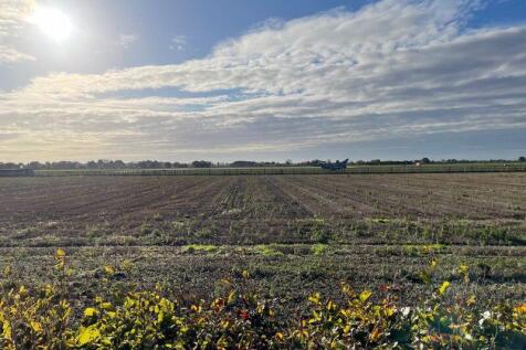 Rural Setting &amp; RAF Coningsby Runway