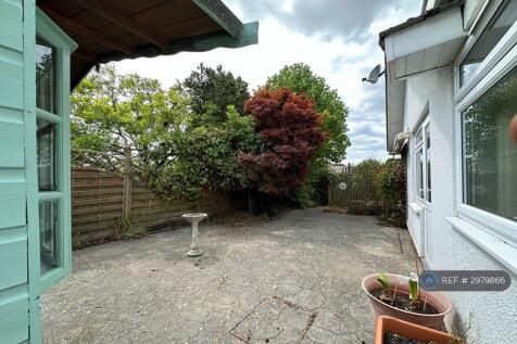 Beacon Park Crescent, Poole, BH16 photo 3