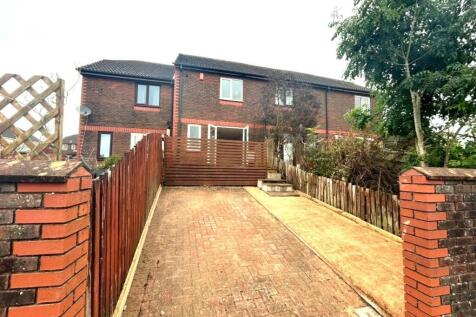 2-bed terraced on Sedley Way, Crownhill, Plymouth, £1,100/mo