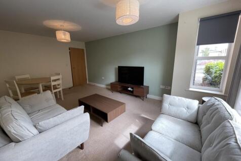 81 Riverside Drive - Living Room.jpg