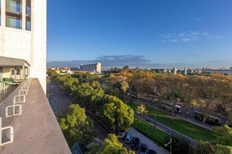 Three-bedroom apartment located in one of Lisbon¿s