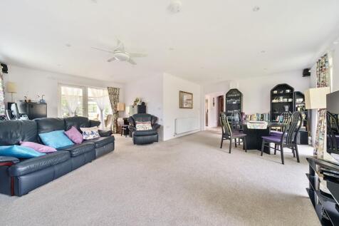 Sitting / Dining Room