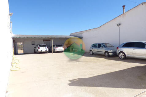 4 Bedroom Semi-Detached For Sale-LCANOVAS07-11