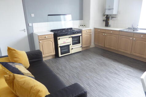 Trinity Street, Huddersfield, Kirklees photo 3