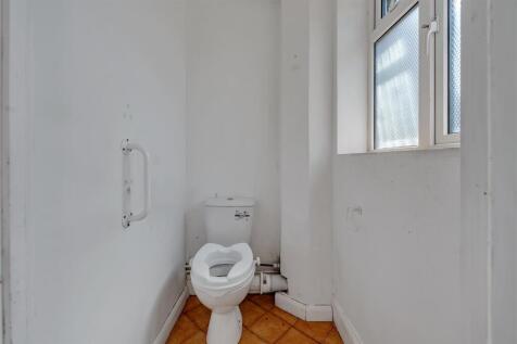 Collins Avenue, Little Stoke WC.jpg