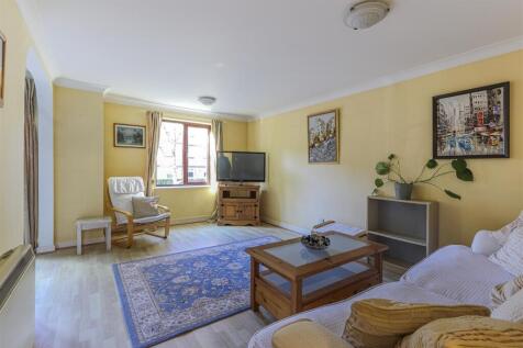 Caernarvon Court 1-6.jpg