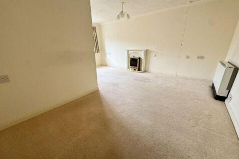 Open Plan Dining through Living Room