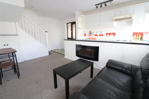 Benjamin Court, Rainham photo 3