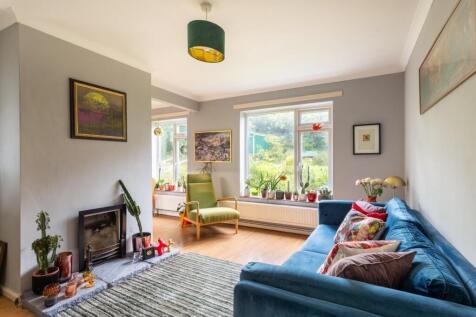 lounge dining room (2).jpg