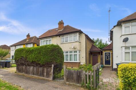 Chessington, KT9 - property photo