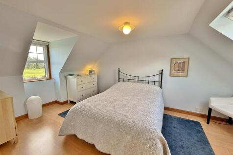 Wellingtonia Bedroom 1