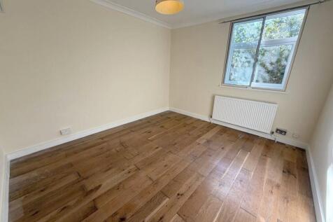 Mount Grove, Edgware, Middlesex, HA8 photo 4