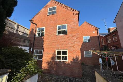 WhatsApp Image 2026-03-04 at 15.00.49 (8).jpeg