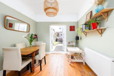 12 Chapel Road, BS5-19.jpg