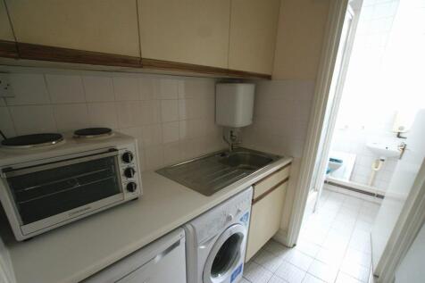 2C, 140 Streatham Hill Kit.jpg
