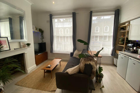 Tenants wooden furniture/style