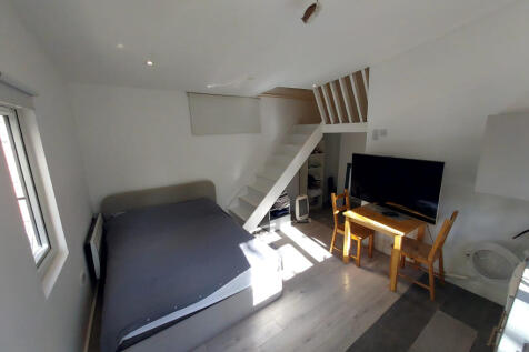 Large garden studio.Hendon-Foscote rd